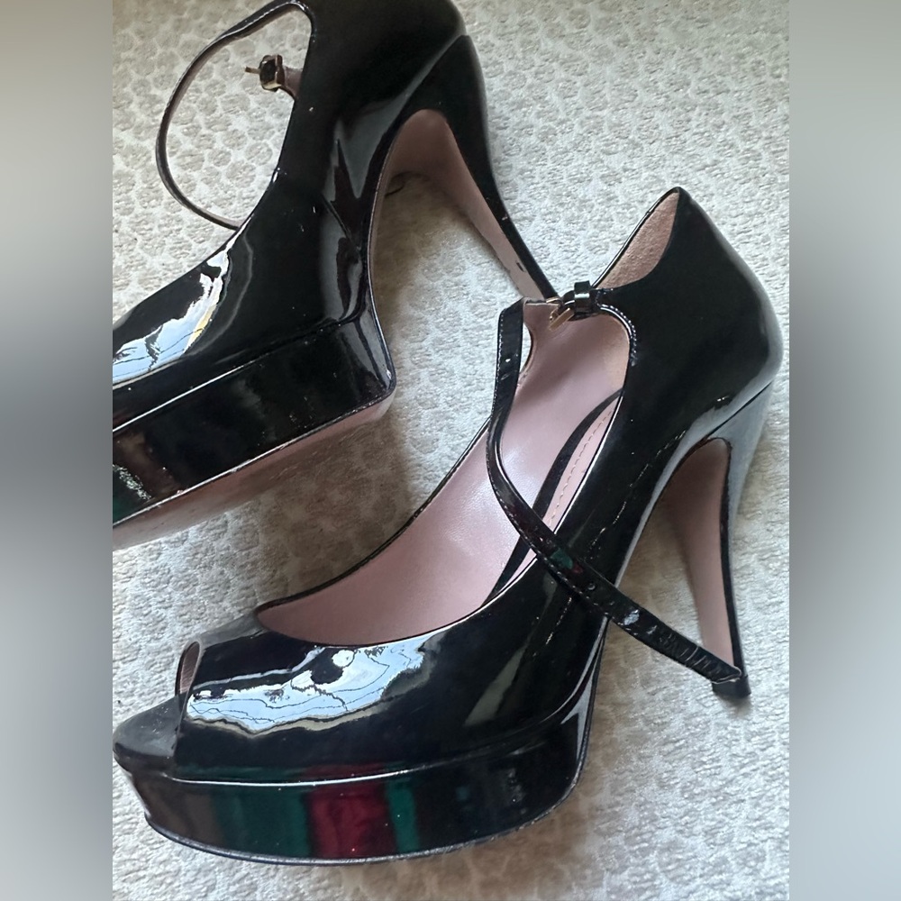 Gucci Black Patent Leather Peep-Toe Heels